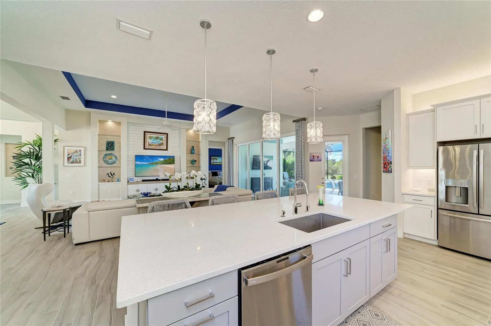 8269 GRANDE SHORES DR