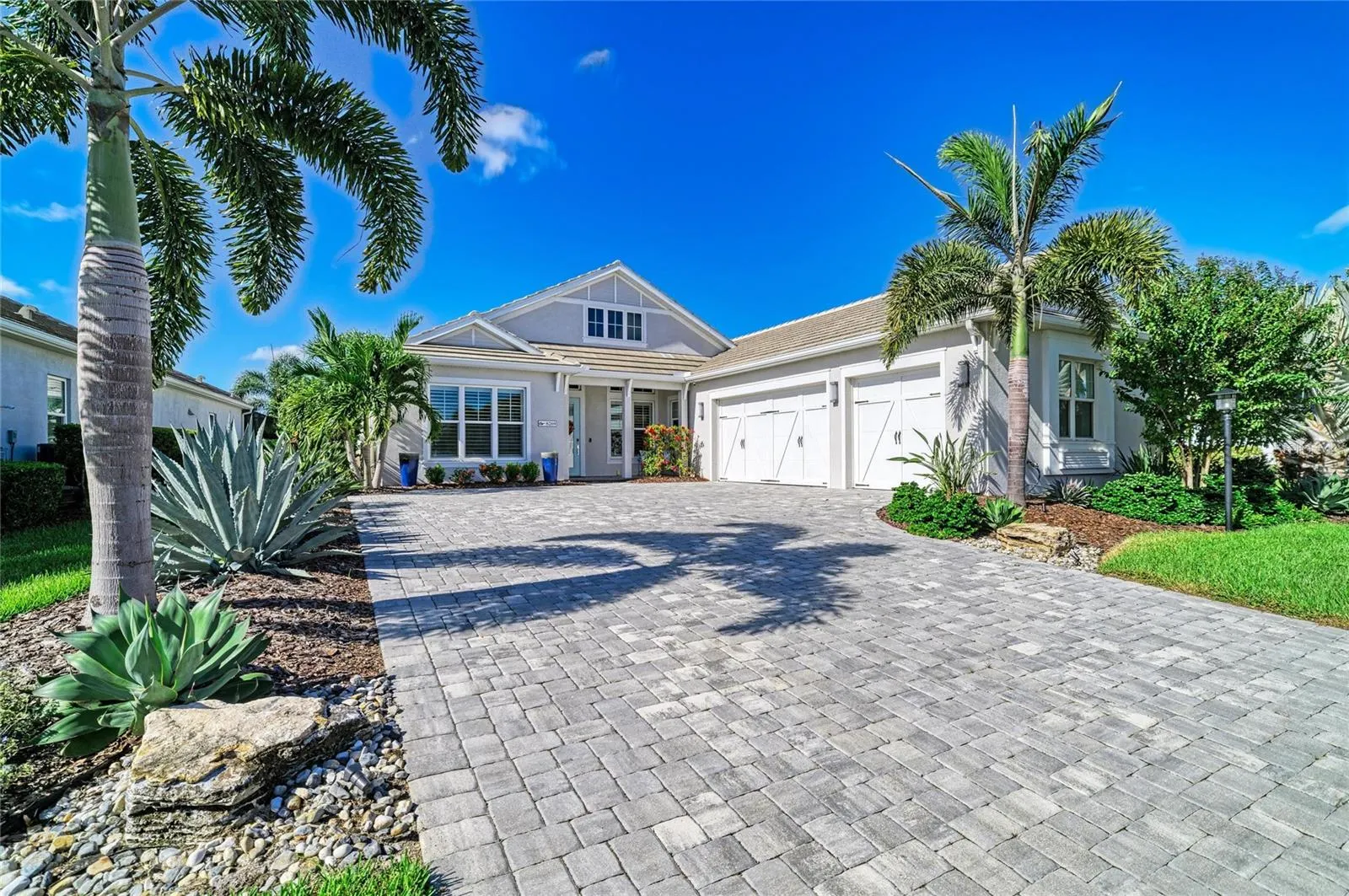 8269 GRANDE SHORES DR