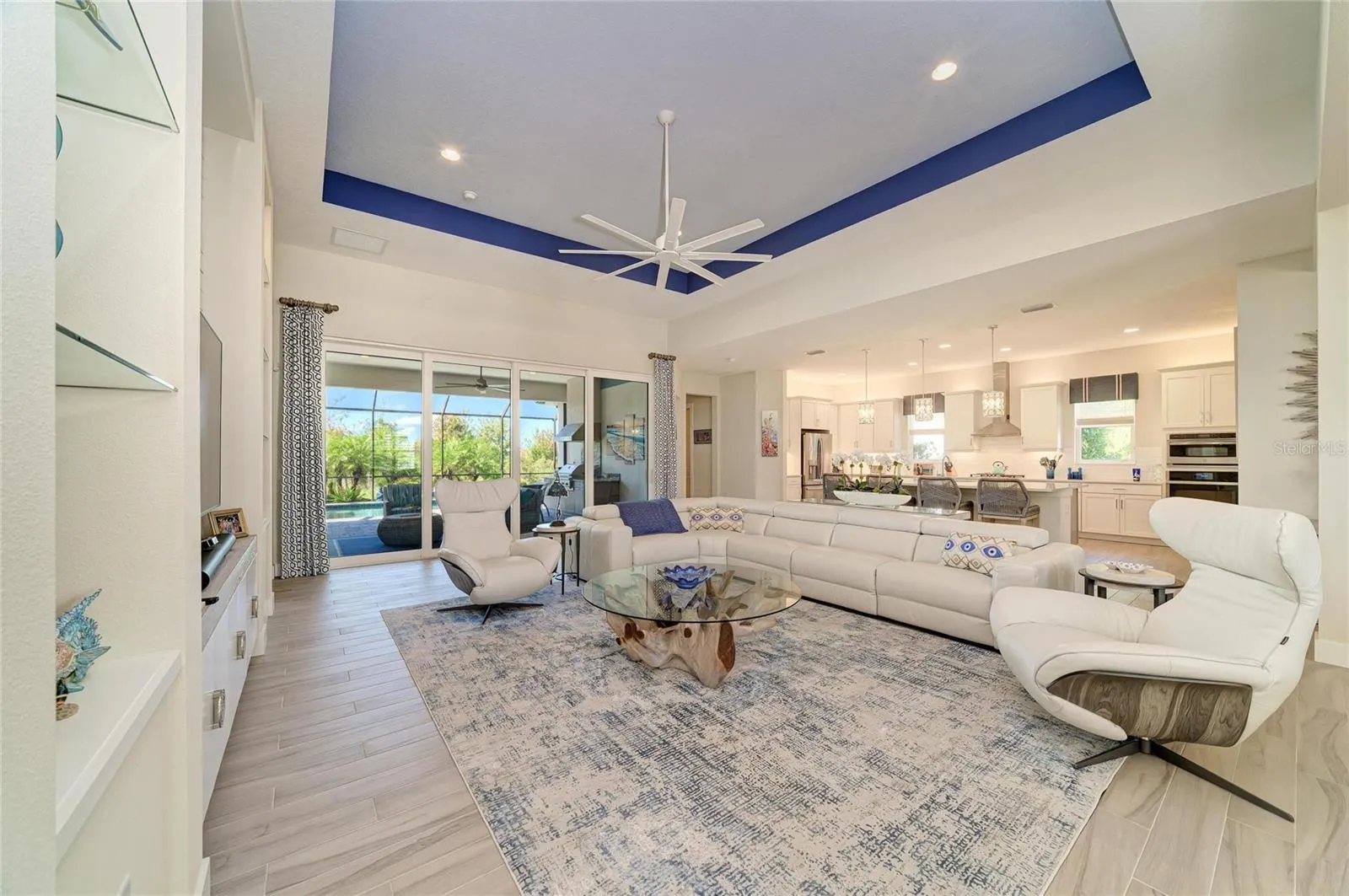 8269 GRANDE SHORES DR