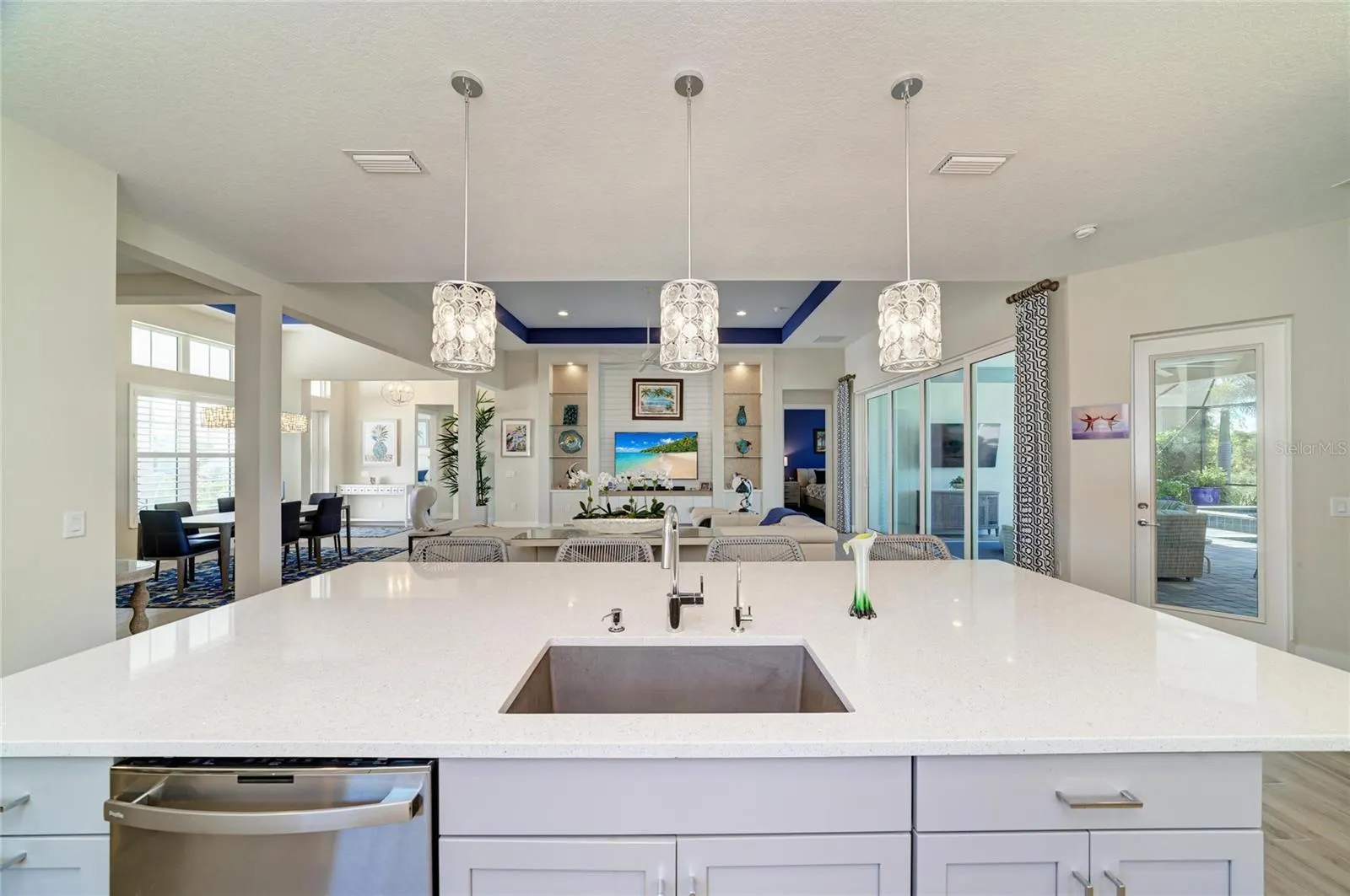 8269 GRANDE SHORES DR