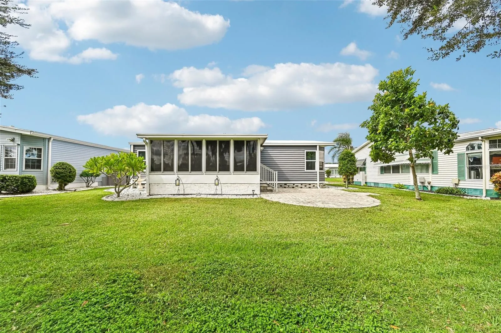 8510 COUNTESS AVENUE CIR
