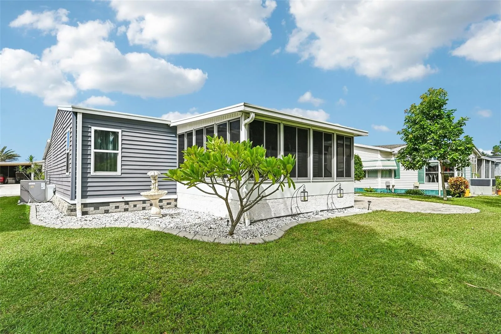 8510 COUNTESS AVENUE CIR