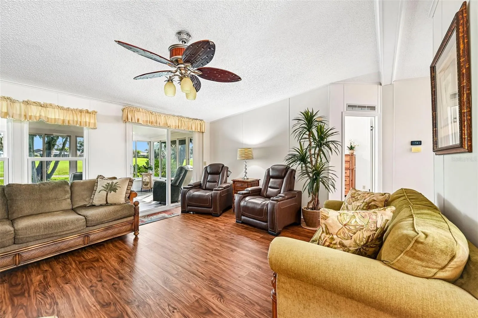 8510 COUNTESS AVENUE CIR