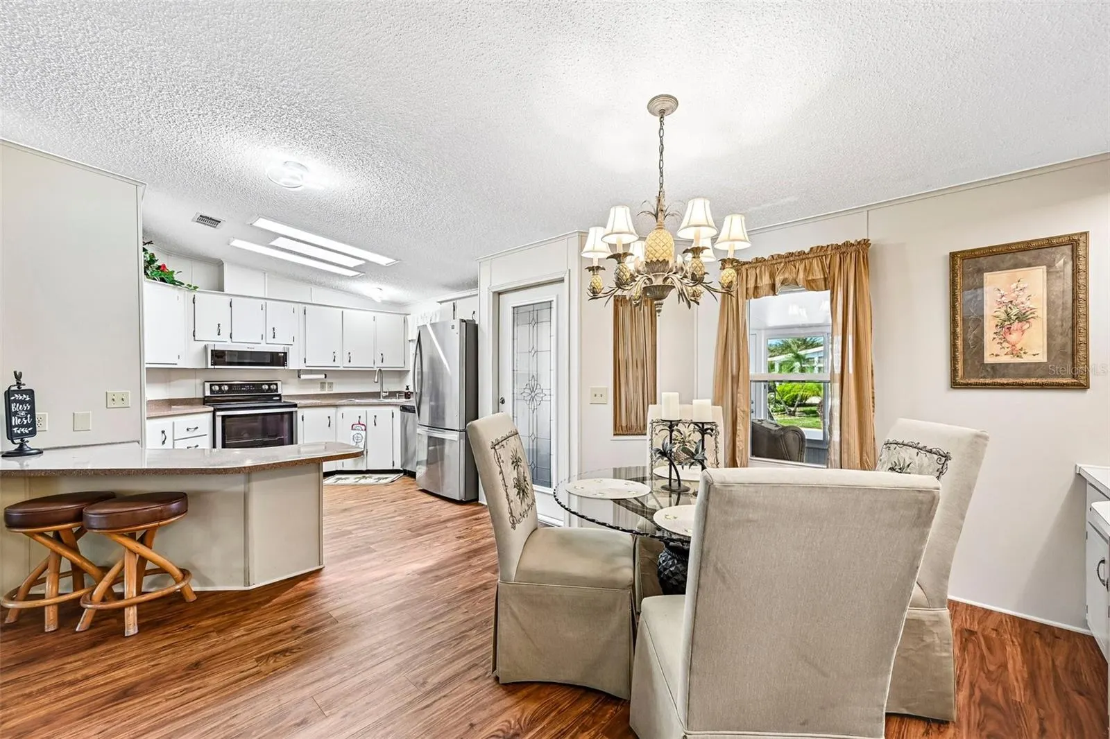 8510 COUNTESS AVENUE CIR
