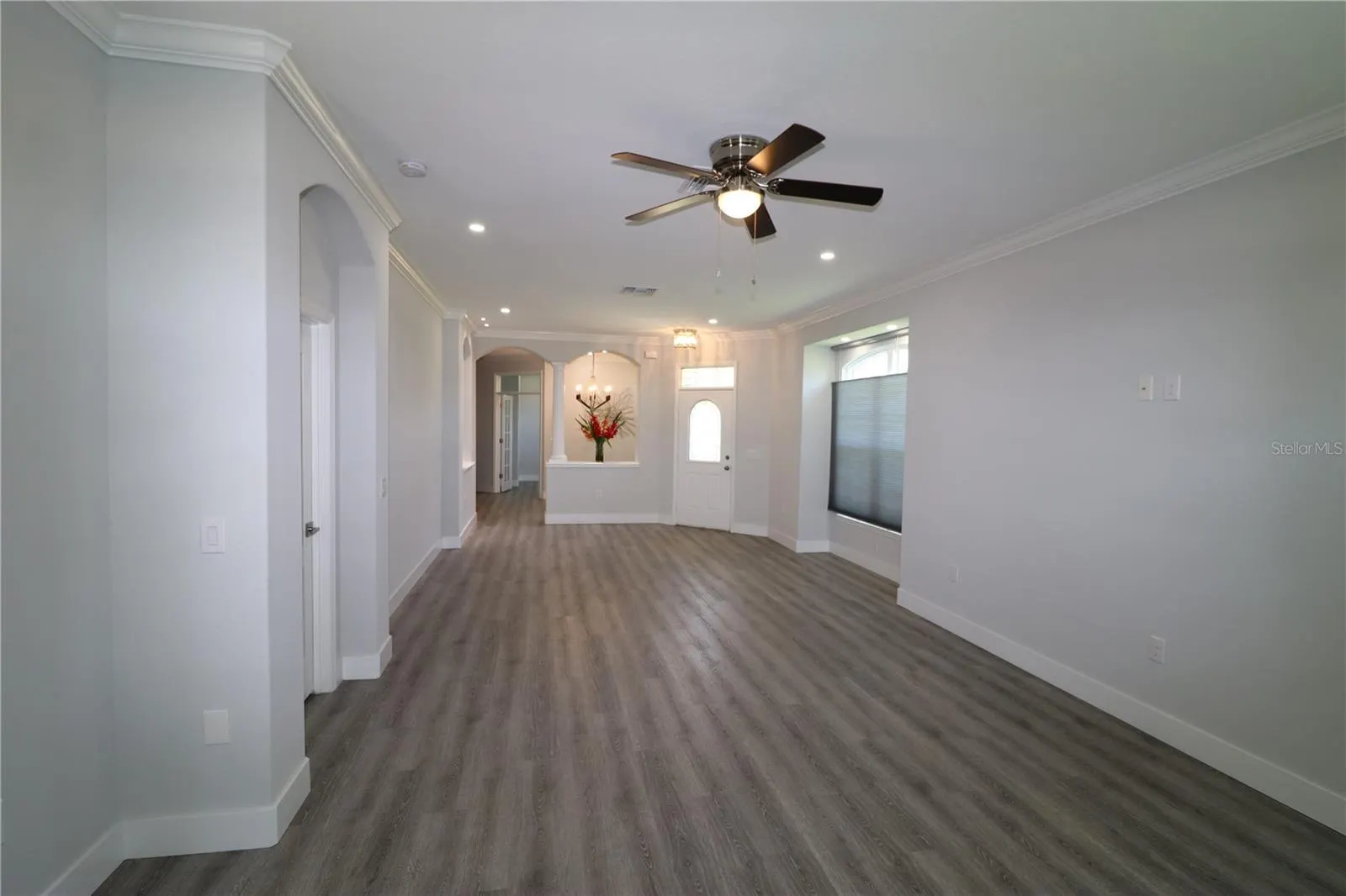 5107 WHISPERING OAKS DR
