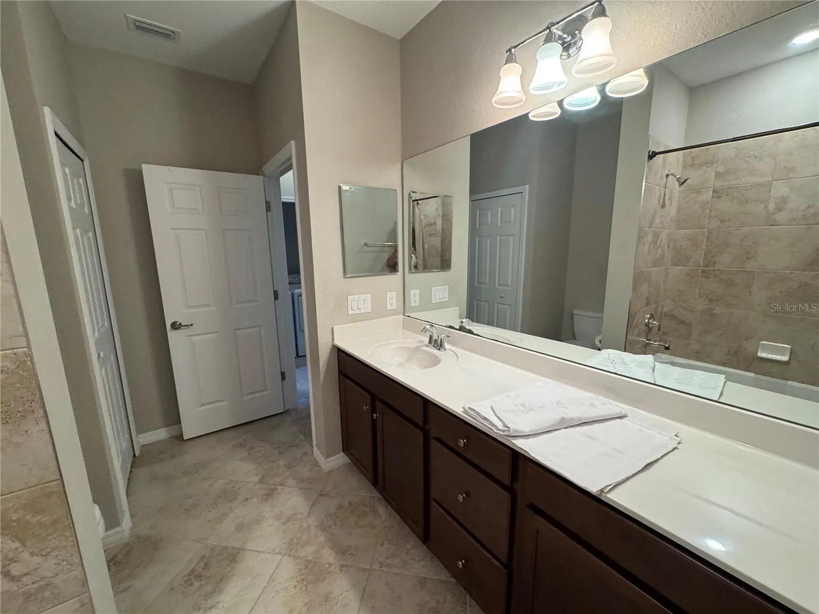 20448 LAGENTE CIR