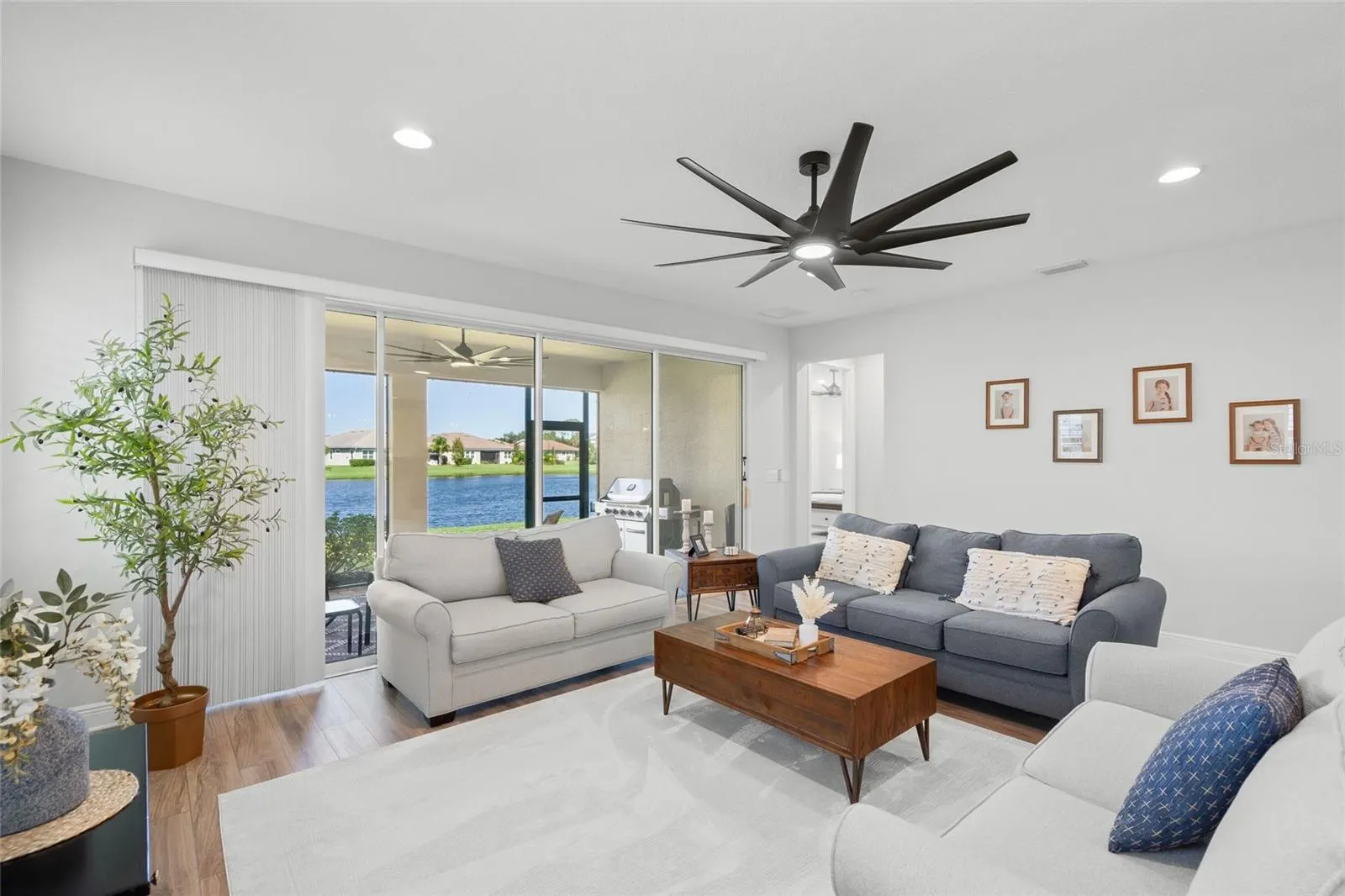 5890 LONG SHORE LOOP