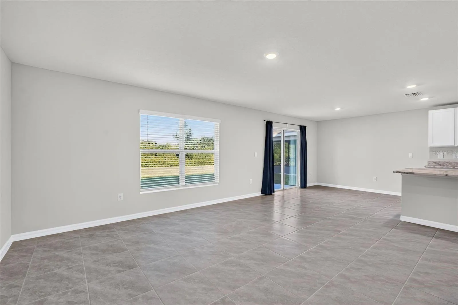 5809 FLAGSTONE TRL