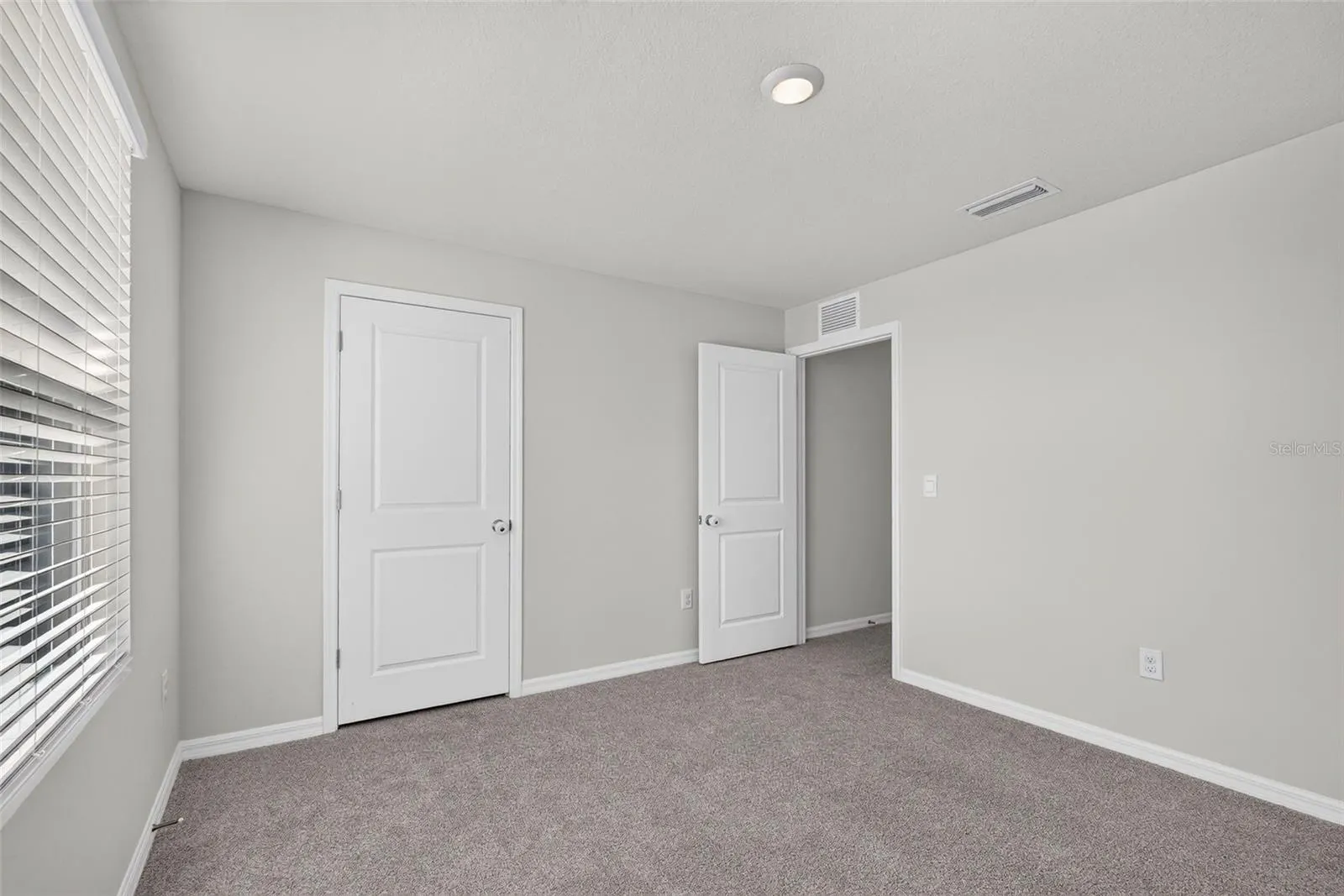 5809 FLAGSTONE TRL