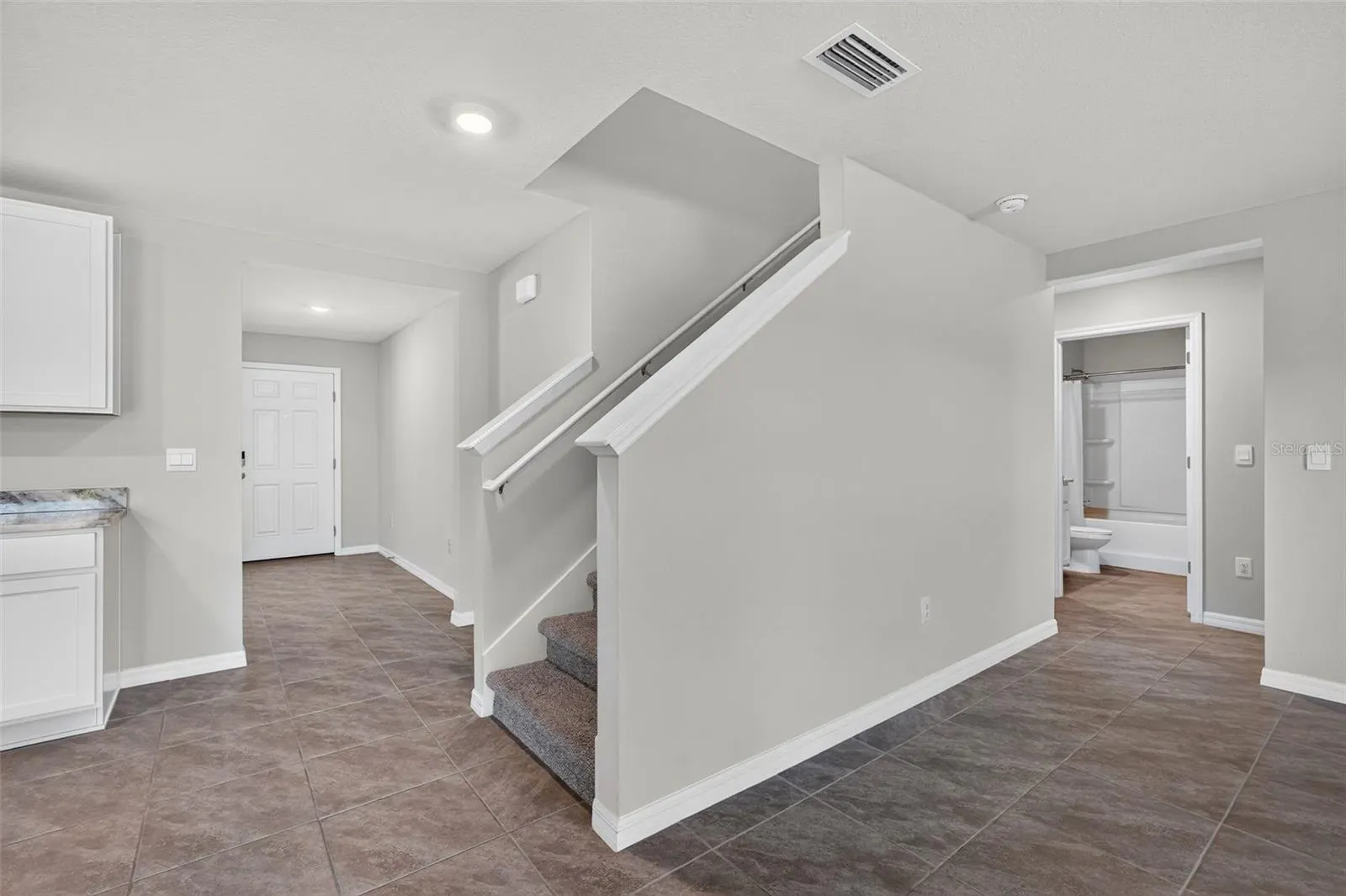 5809 FLAGSTONE TRL