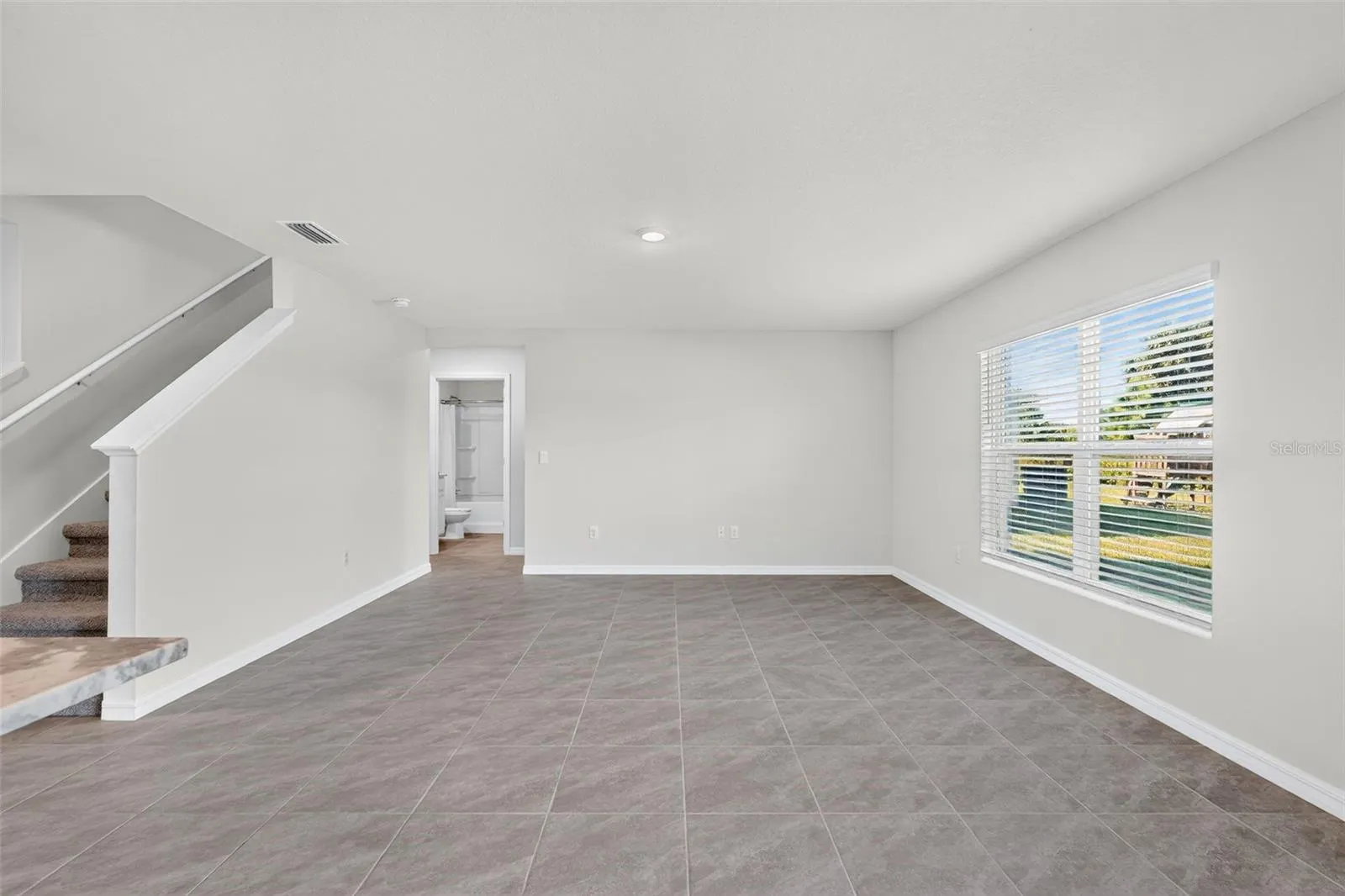 5809 FLAGSTONE TRL