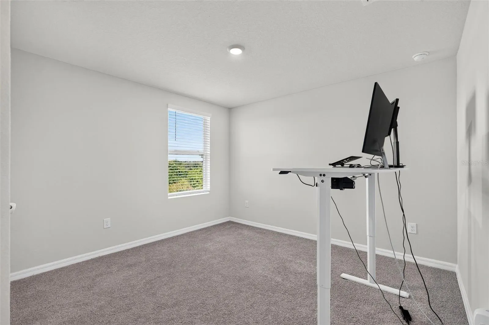 5809 FLAGSTONE TRL