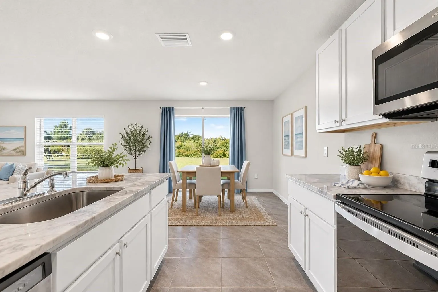 5809 FLAGSTONE TRL