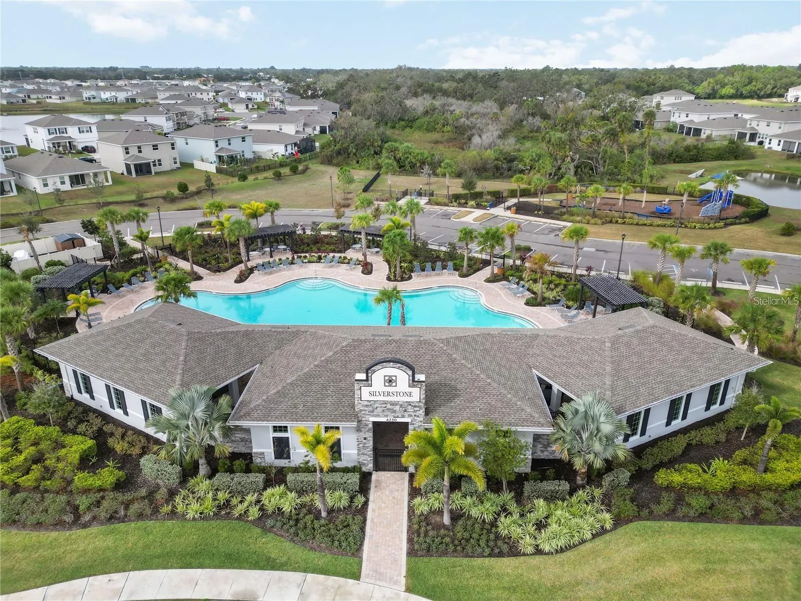 5809 FLAGSTONE TRL