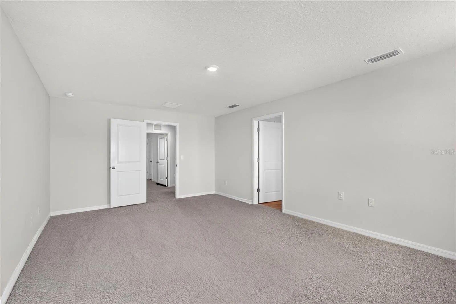 5809 FLAGSTONE TRL
