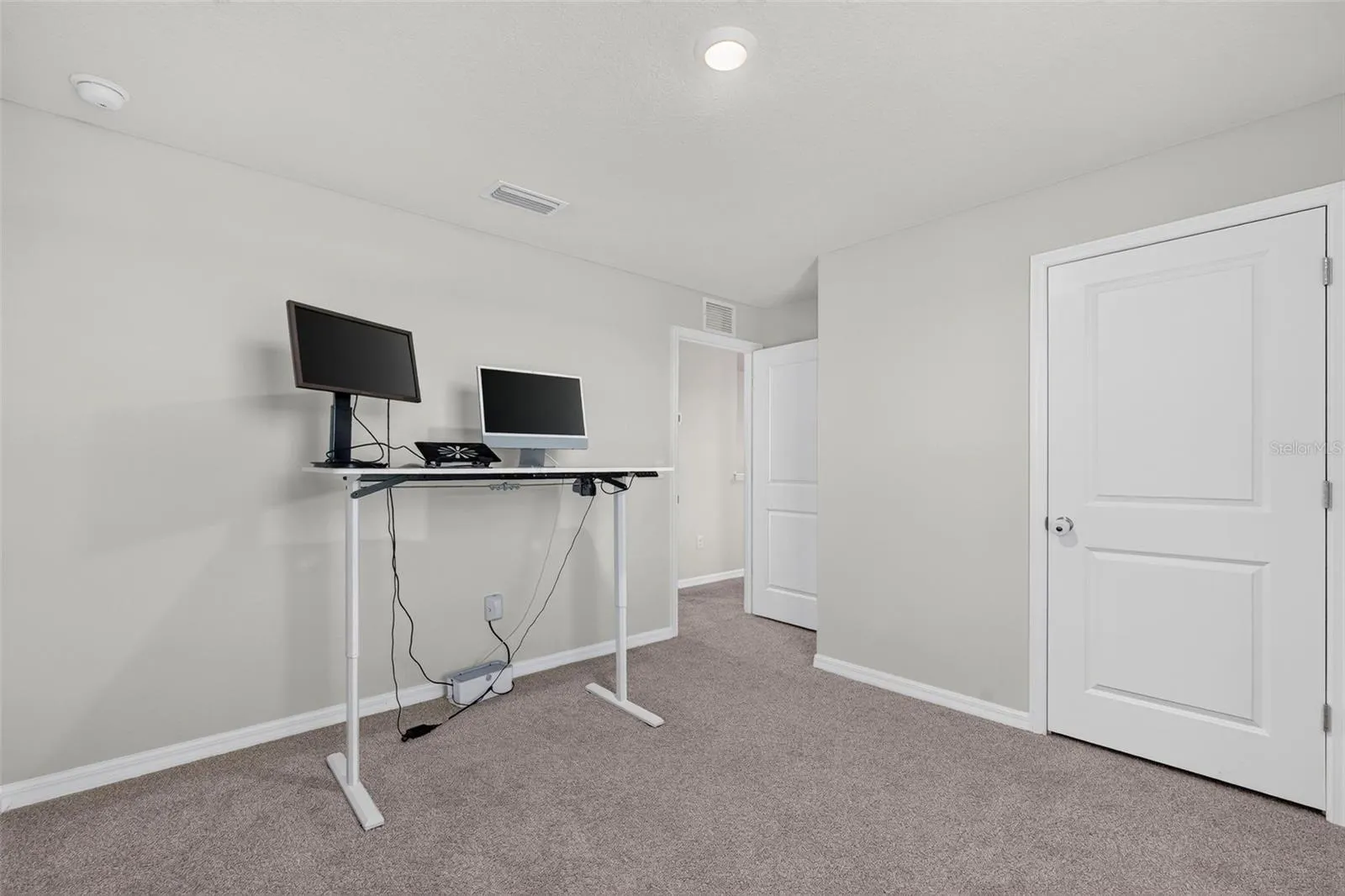 5809 FLAGSTONE TRL