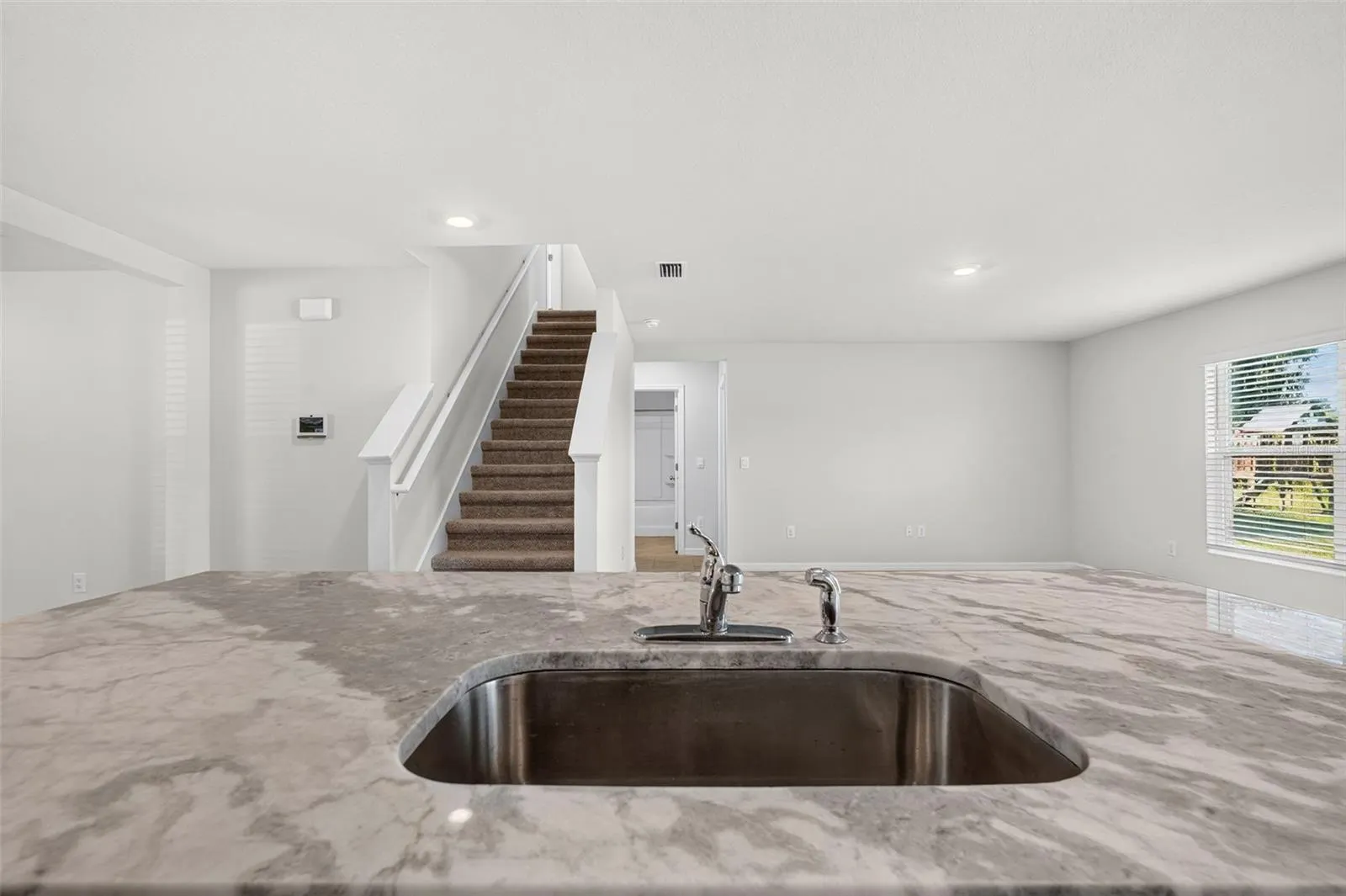 5809 FLAGSTONE TRL
