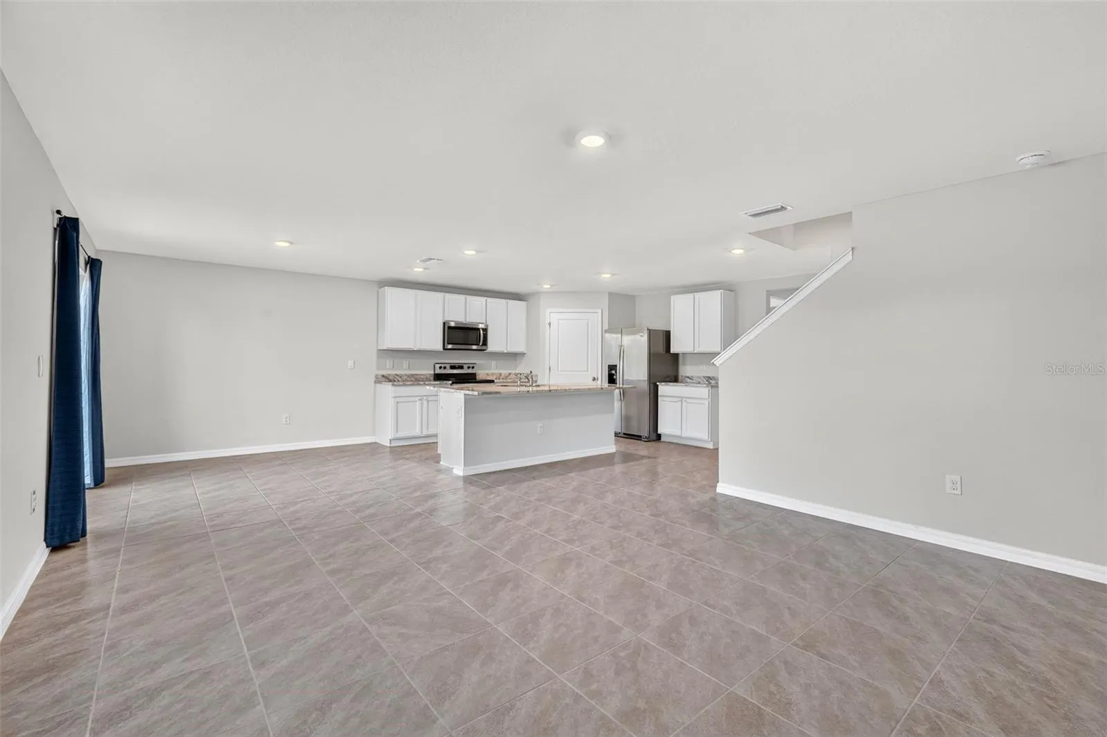 5809 FLAGSTONE TRL