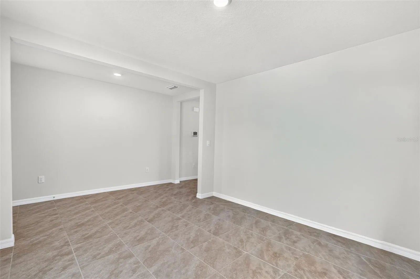 5809 FLAGSTONE TRL