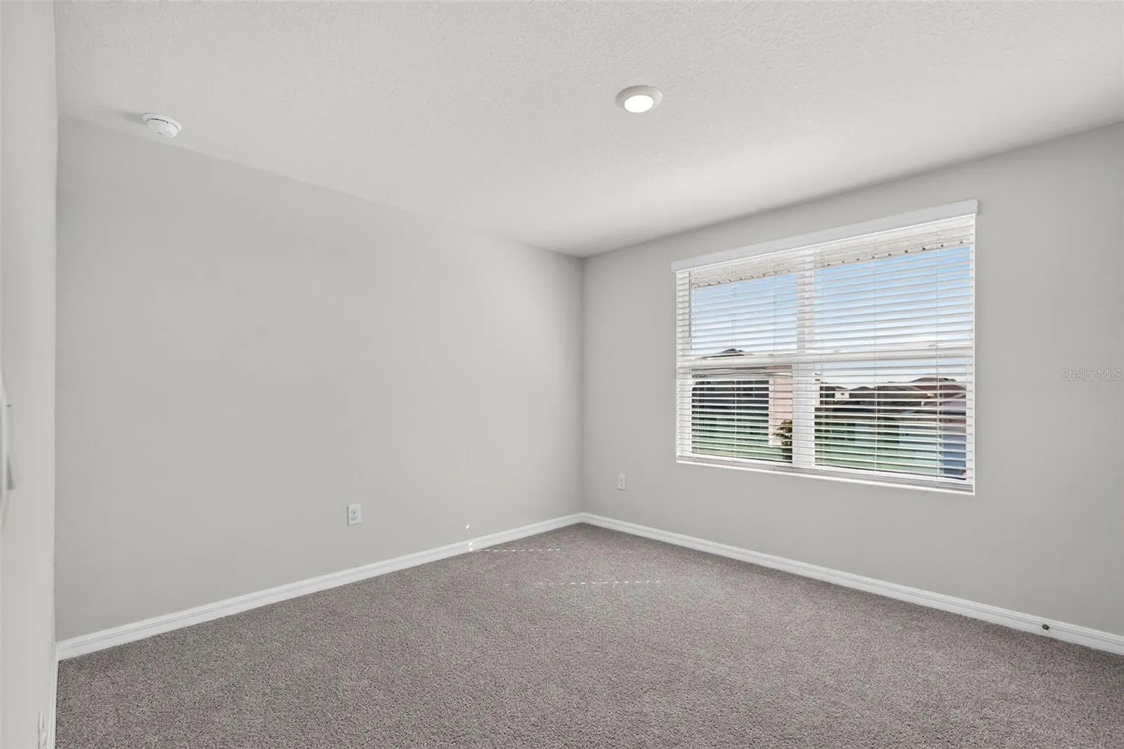 5809 FLAGSTONE TRL