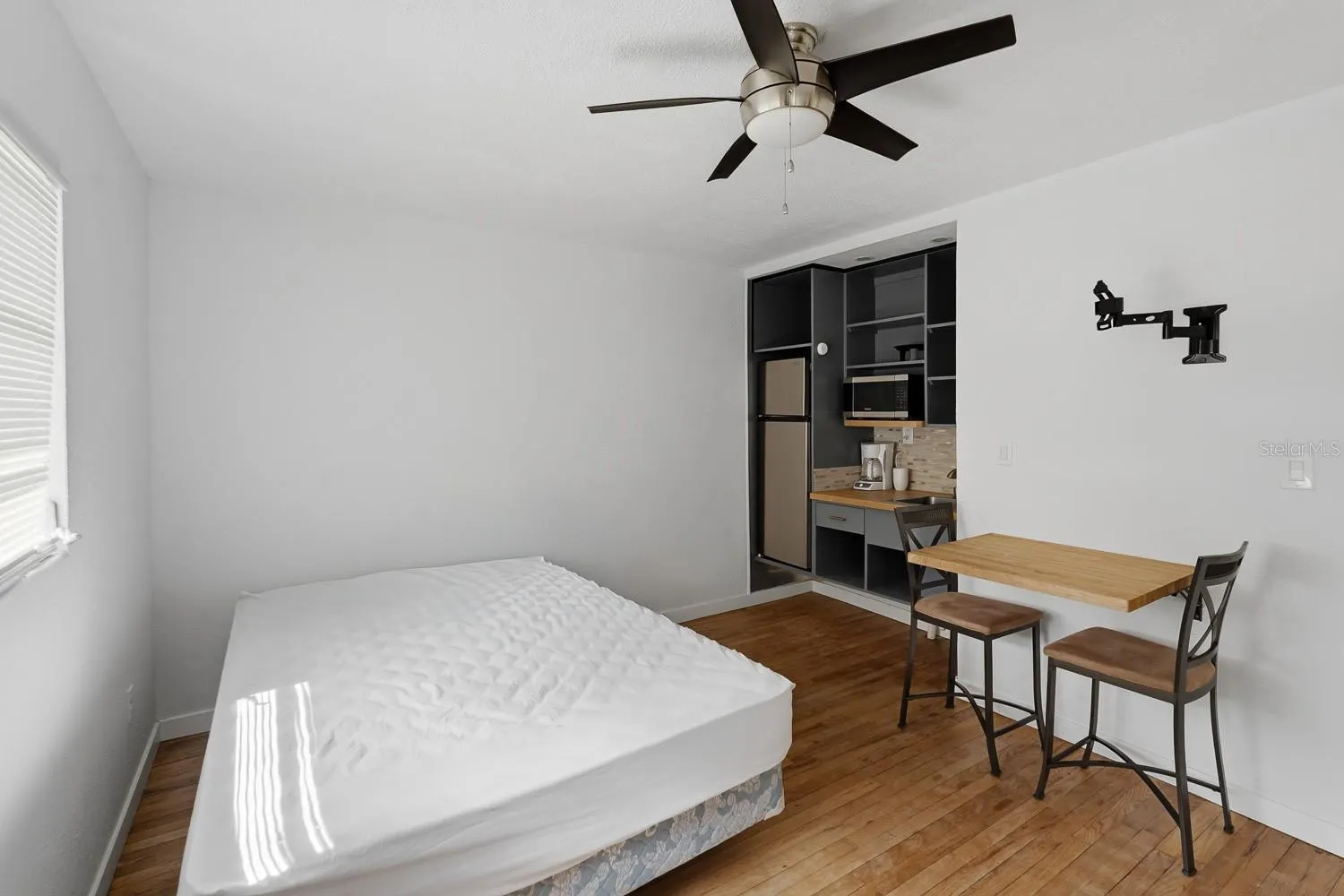 23083 CENTRAL AVE #C #C