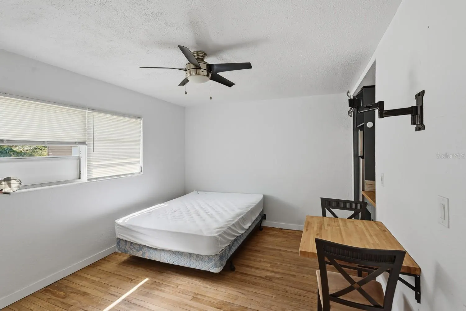 23083 CENTRAL AVE #C #C