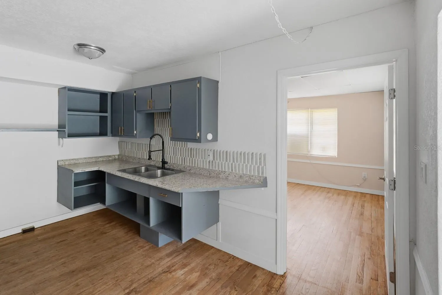 23083 CENTRAL AVE #C #C