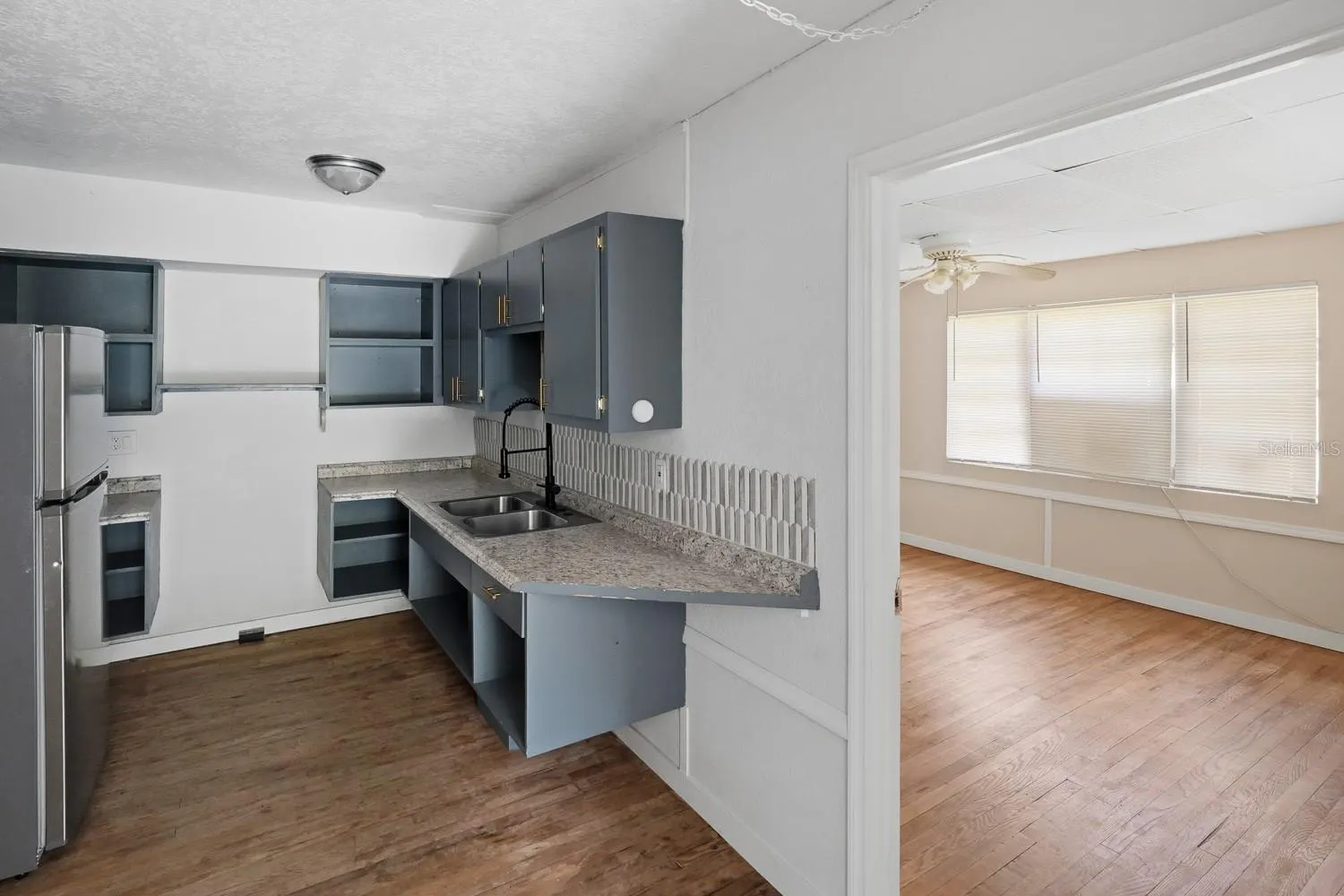 23083 CENTRAL AVE #C #C