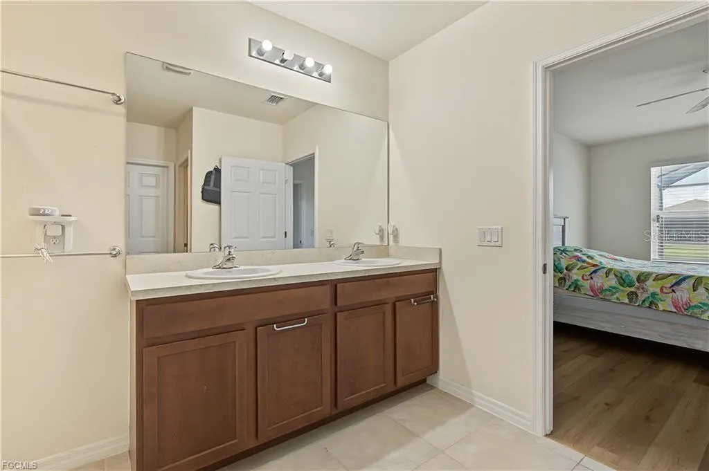 3190 ESTANCIA LN