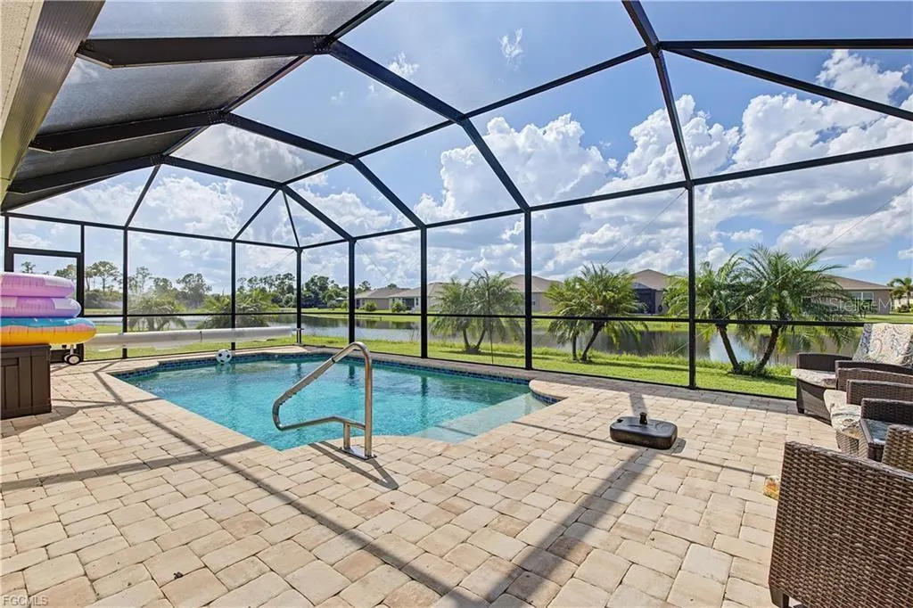 3190 ESTANCIA LN