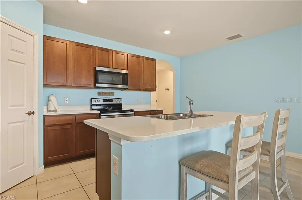 3190 ESTANCIA LN