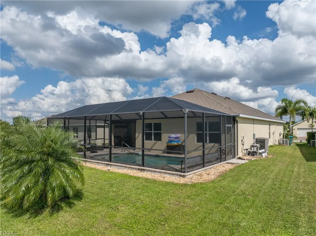 3190 ESTANCIA LN