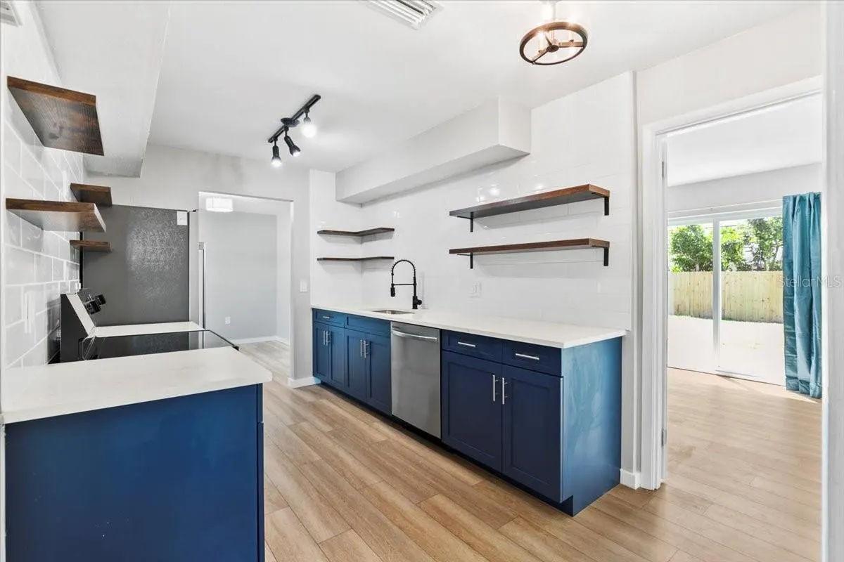 404 BRIARWOOD RD