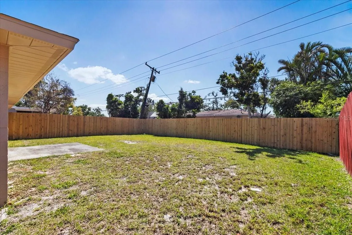404 BRIARWOOD RD