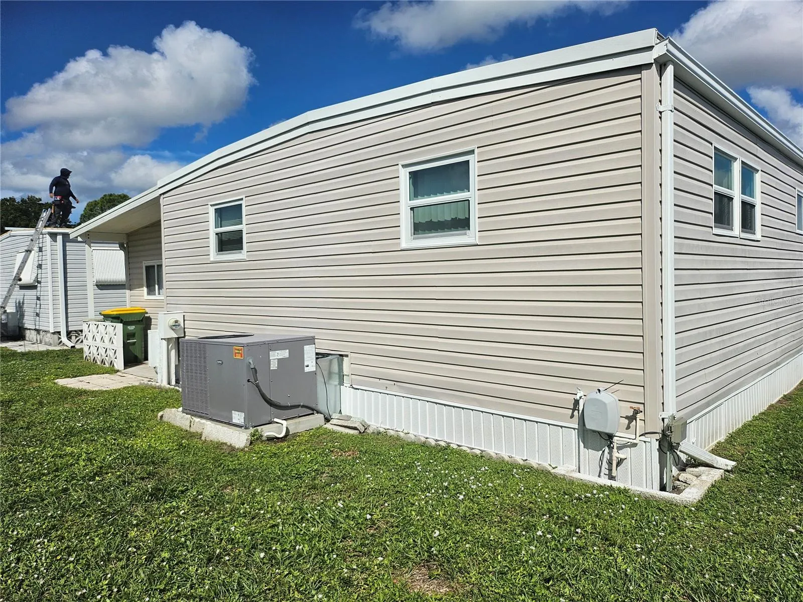 3218 SUMAC TER