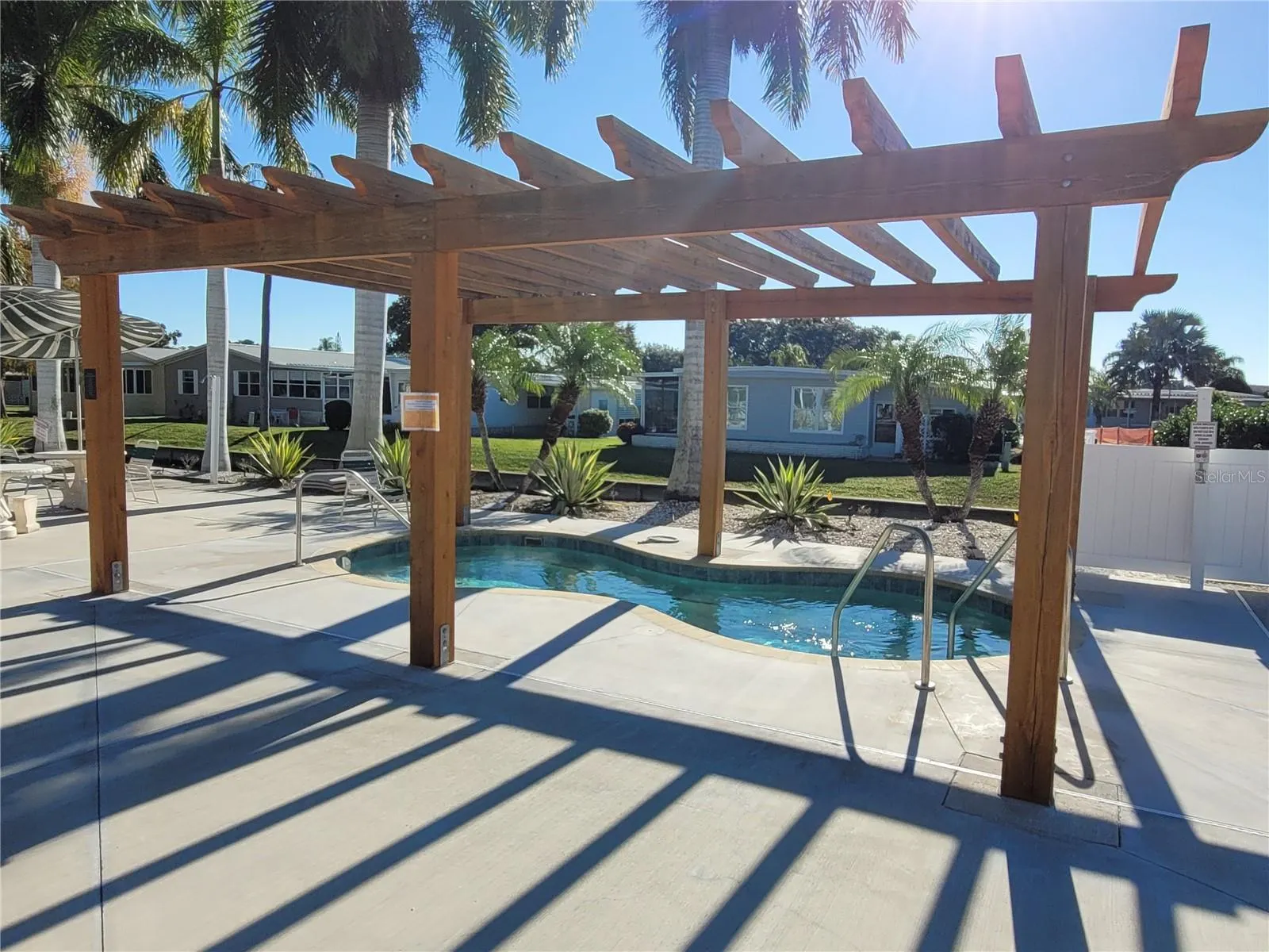 3218 SUMAC TER
