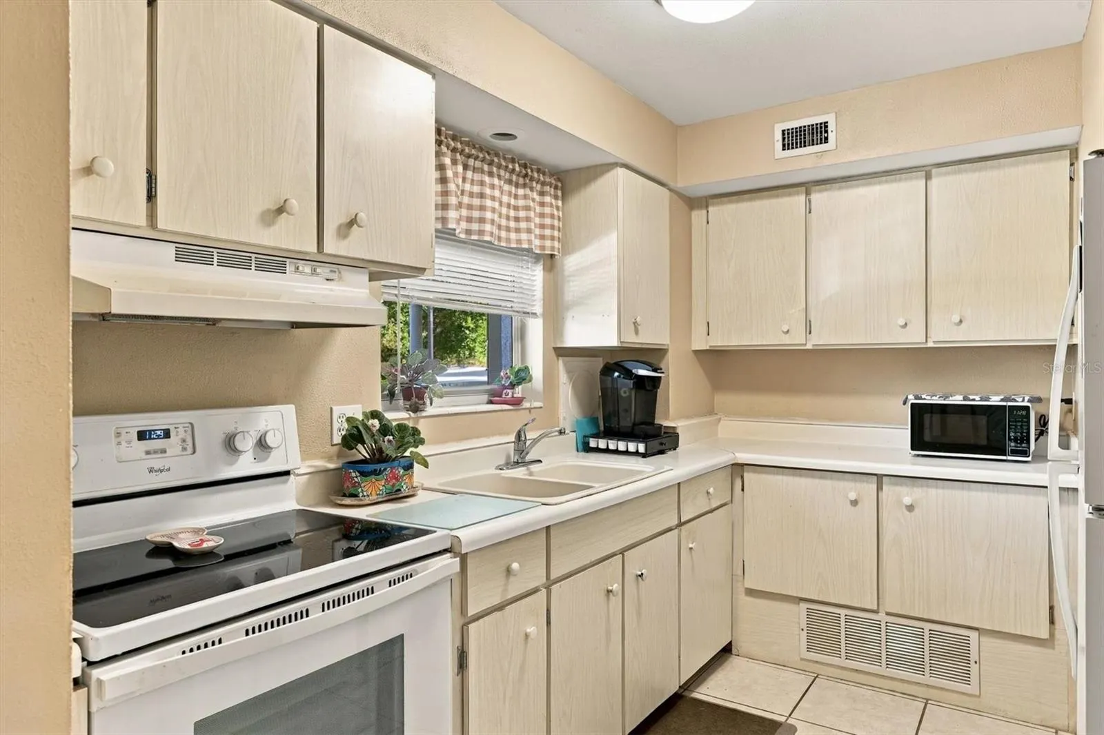 3950 ROXANE BLVD #3B #3B