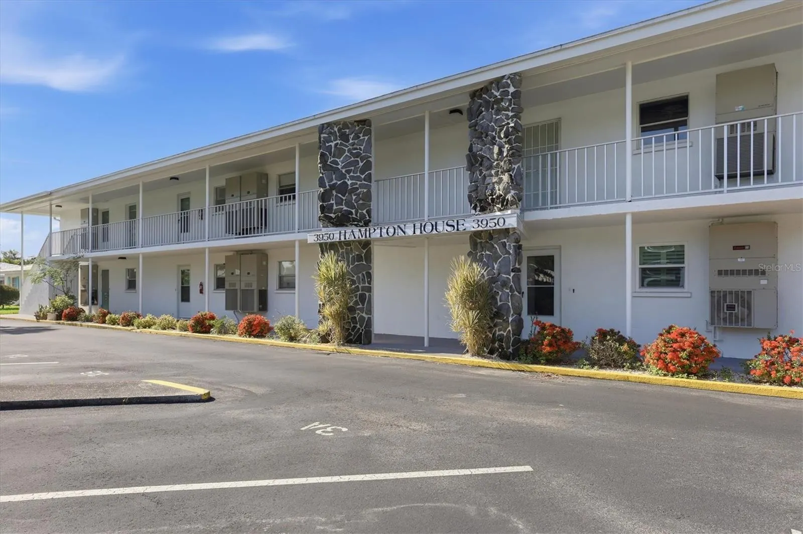 3950 ROXANE BLVD #3B #3B