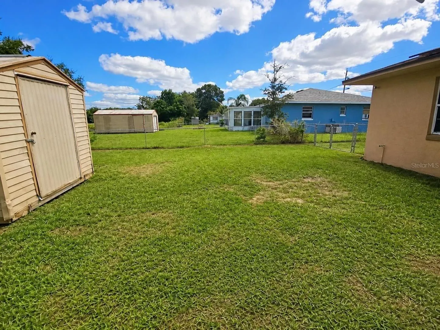 2074 W HIBISCUS RD