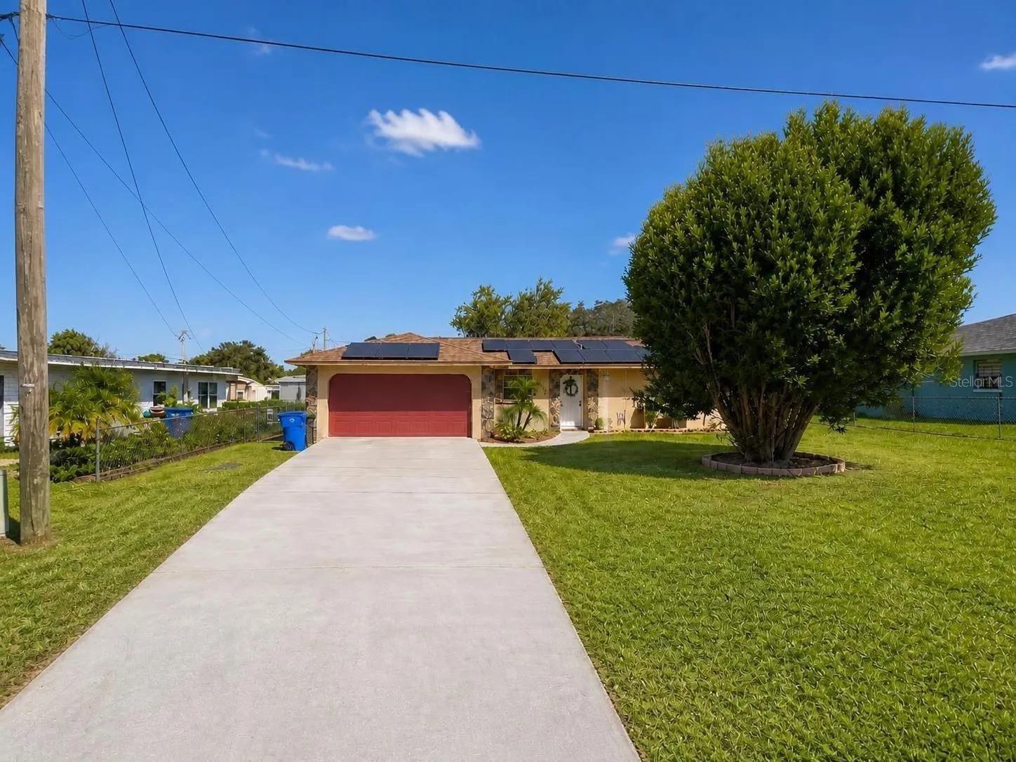 2074 W HIBISCUS RD