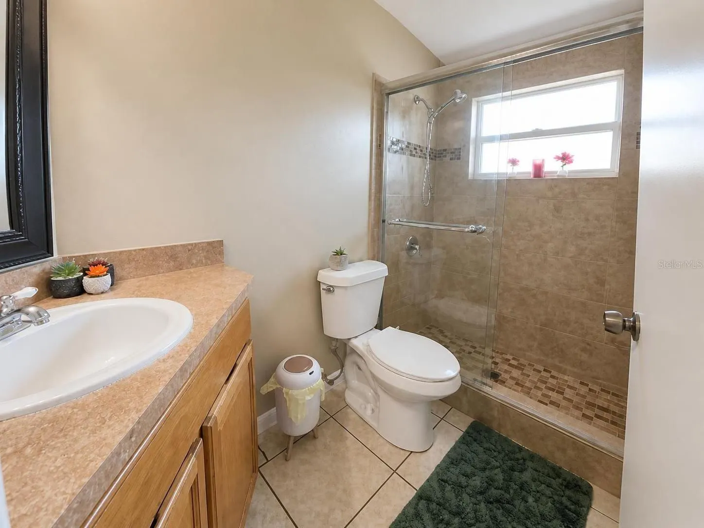 2074 W HIBISCUS RD