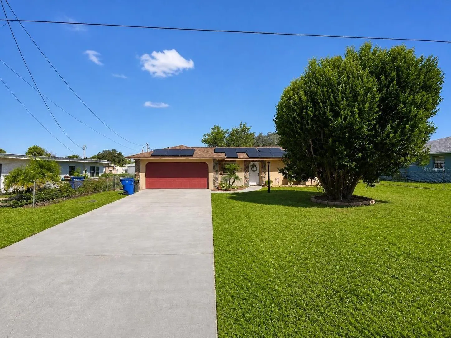 2074 W HIBISCUS RD