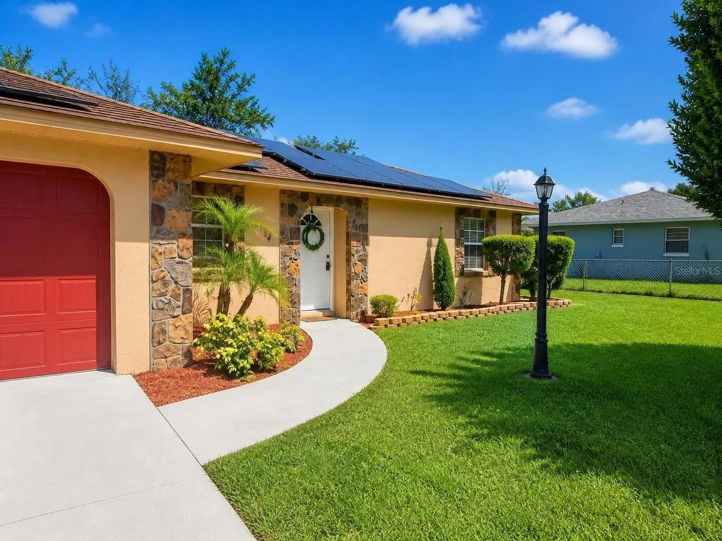 2074 W HIBISCUS RD