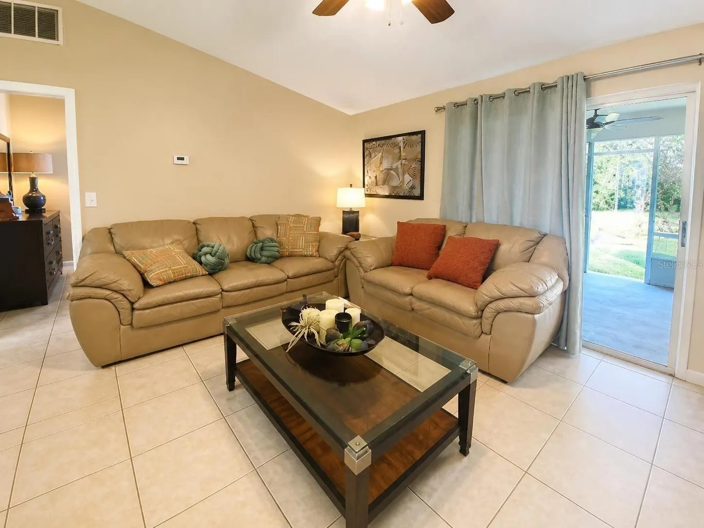 2074 W HIBISCUS RD