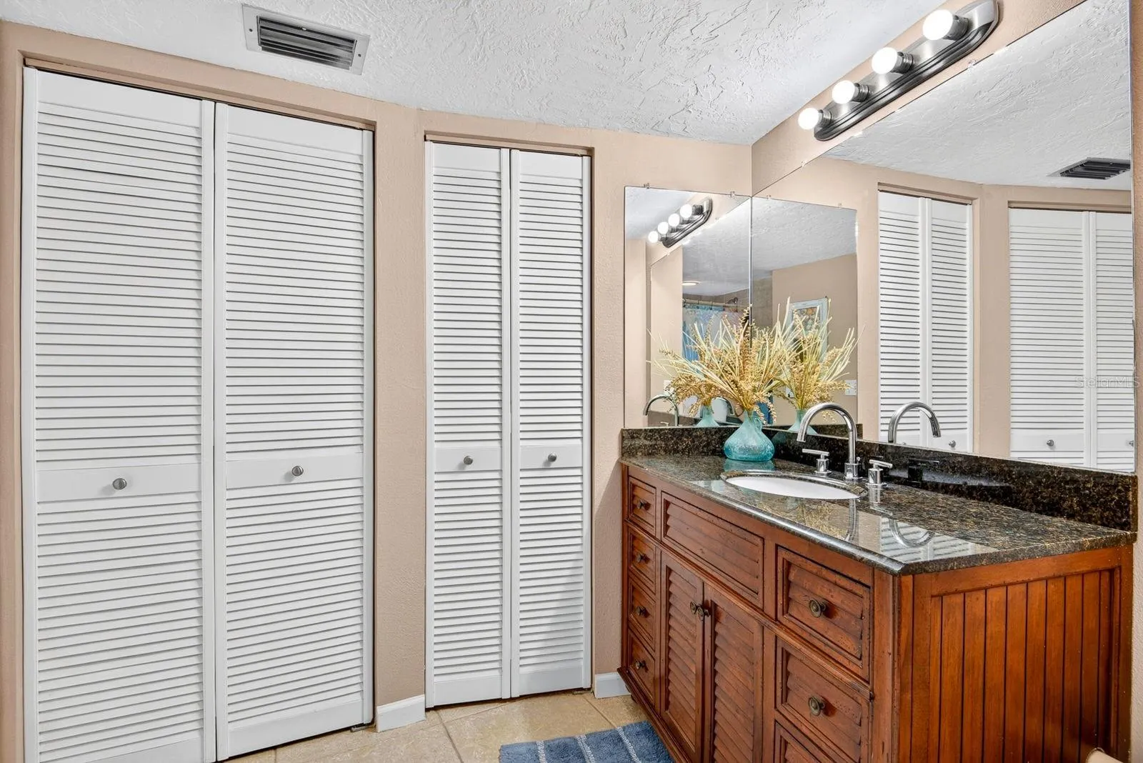 4440 IRONWOOD CIR #206D #206D