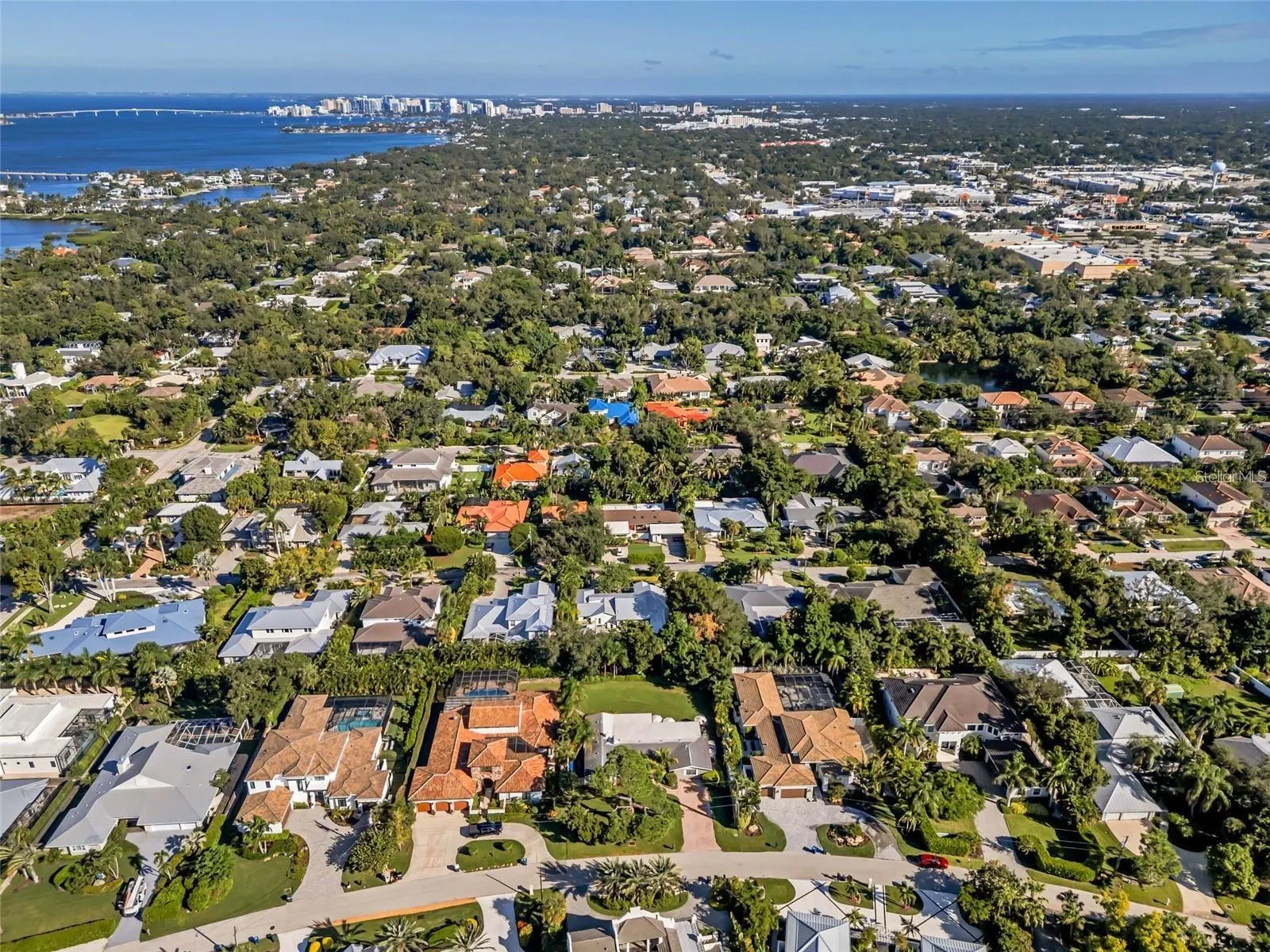 1605 N LAKE SHORE DR