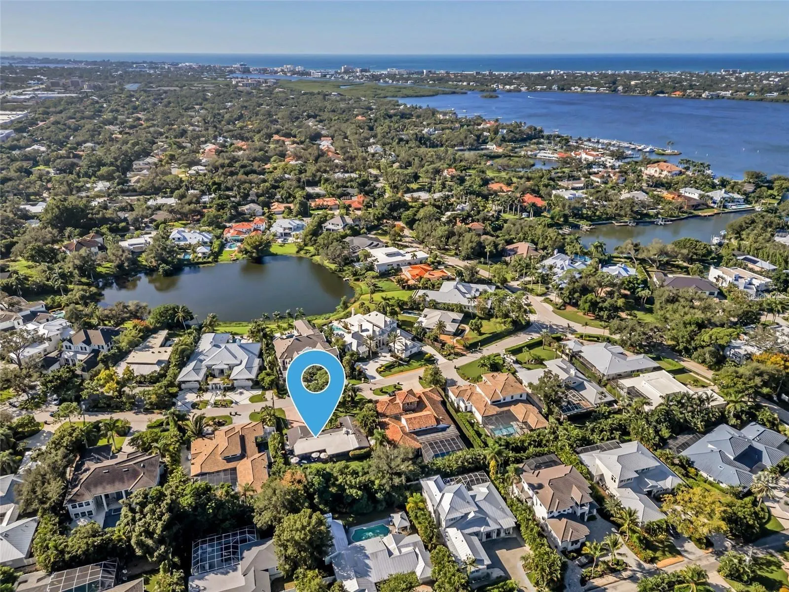1605 N LAKE SHORE DR