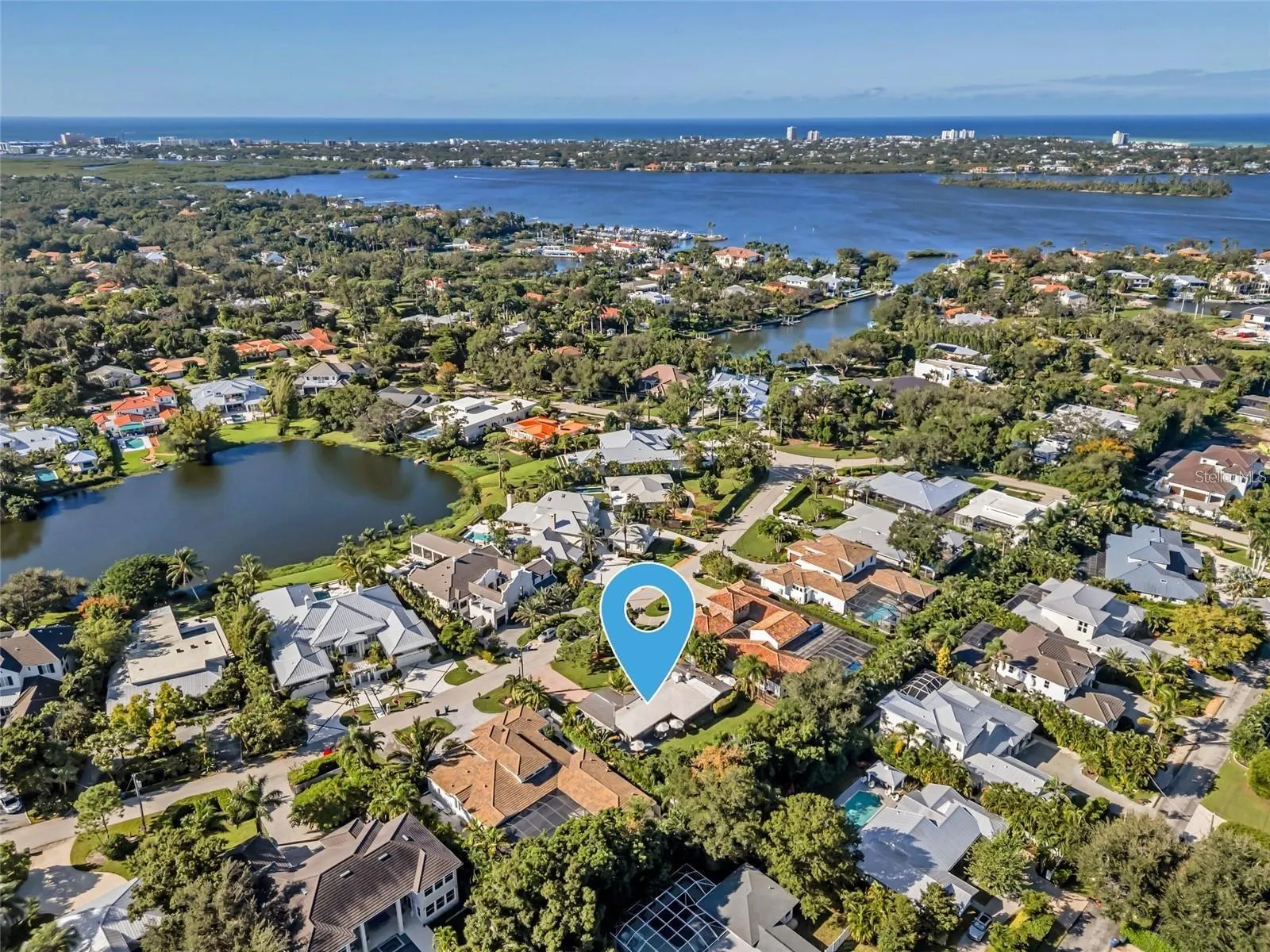 1605 N LAKE SHORE DR