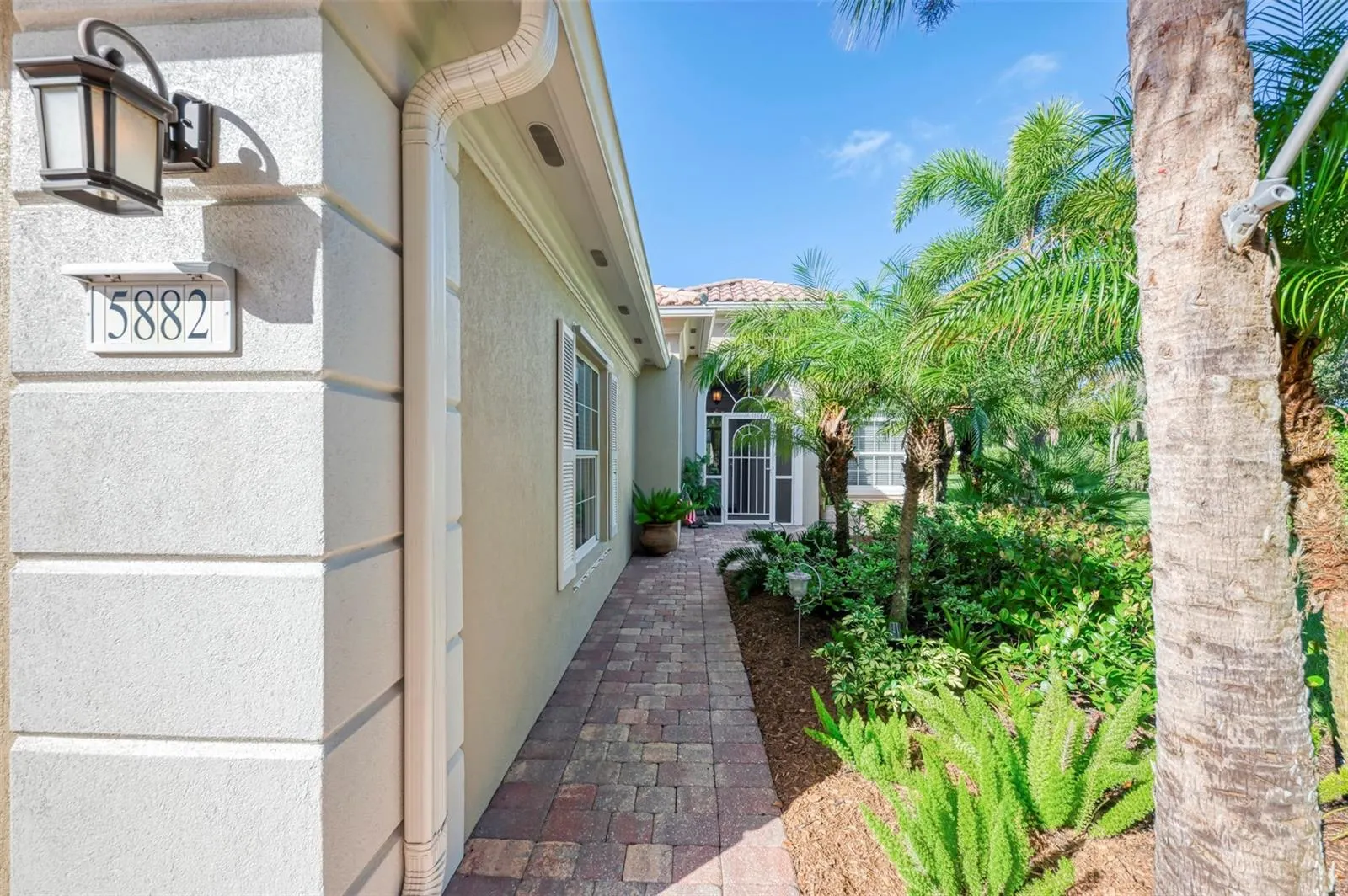 5882 BENEVENTO DR
