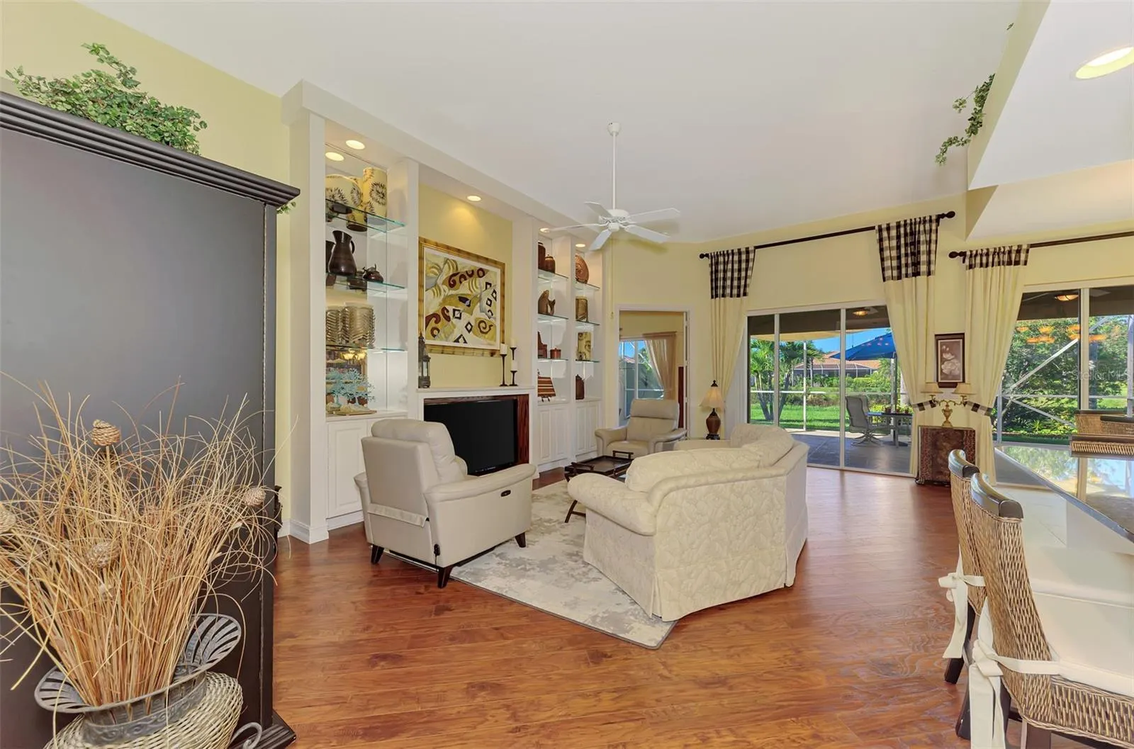 5882 BENEVENTO DR